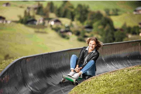 Faire de la luge d'été à la Clusaz